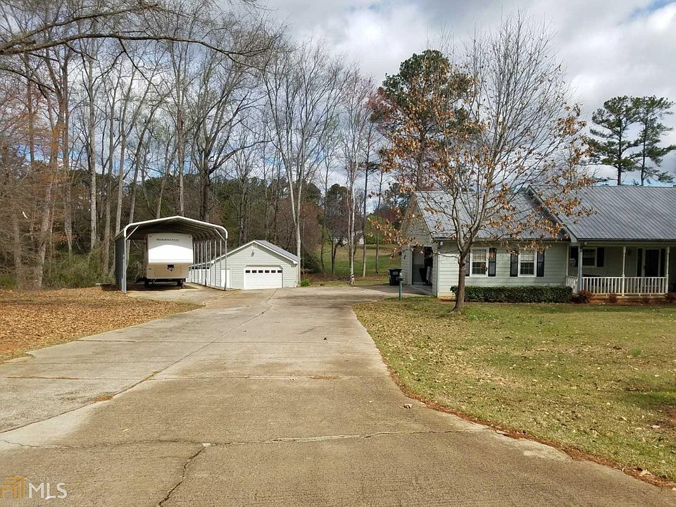 2nd image of 70 Hoglen Dr