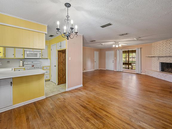5th image of 309 River Oaks Dr