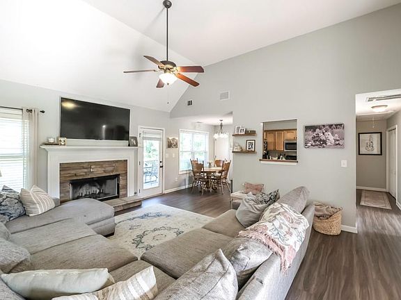 5th image of 208 Oaken Bucket Dr