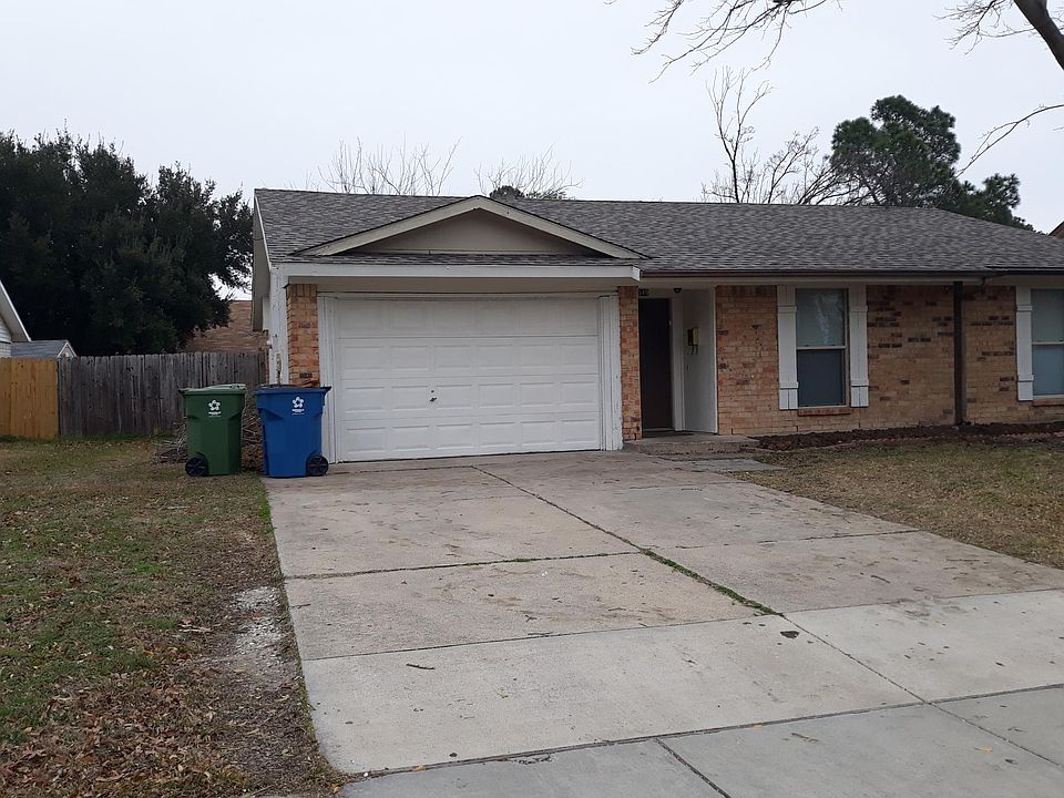 1st image of 549 Village Dr