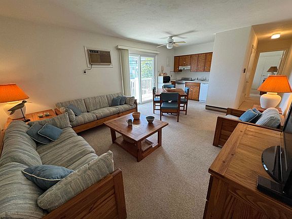 3rd image of 2137 Asbury Ave APT 11