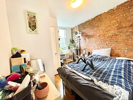 Rented by Douglas Elliman | media 15