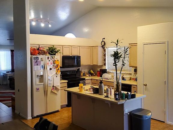 2nd image of 2407 E Flintlock Pl