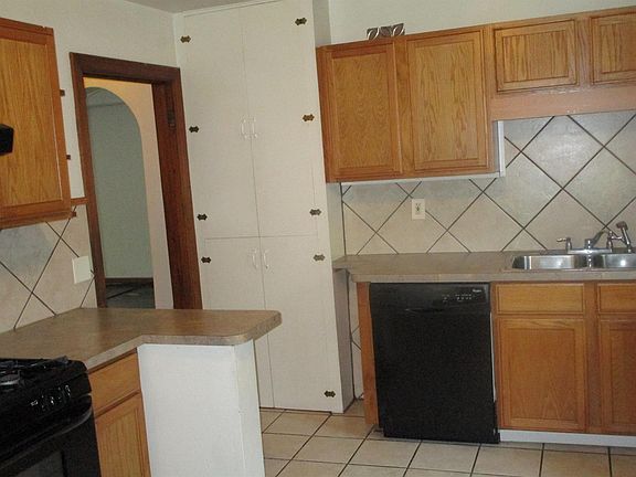 5th image of 207 Burkhart Ave