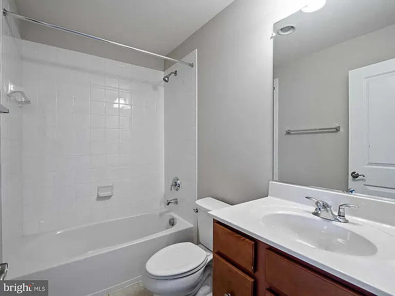 10715 Caledonia Meadow Dr — Photo 31