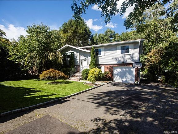 2nd image of 205 Joffre Ave