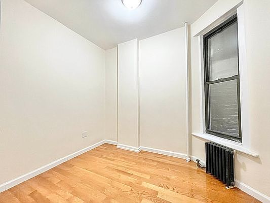 4th image of 303 E 91st St #2R