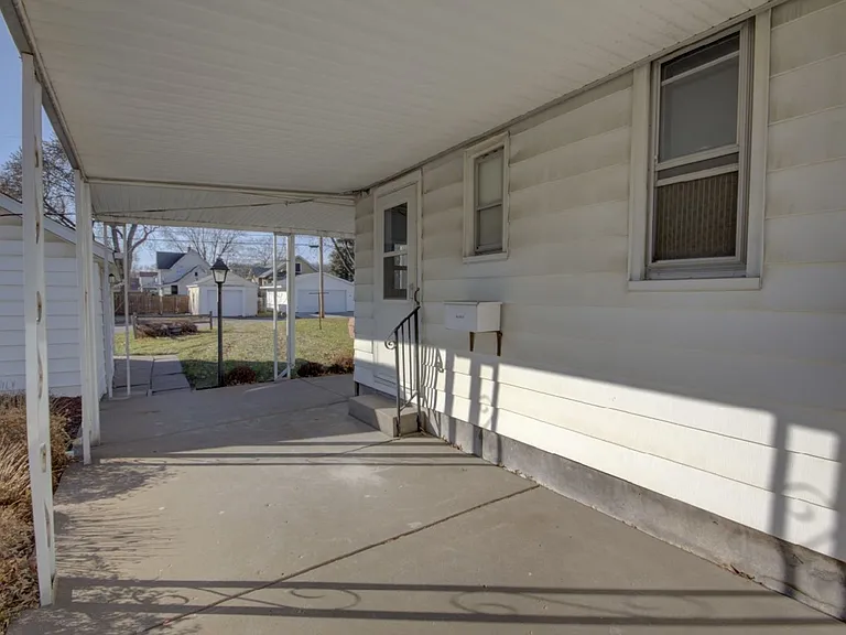 514 S Clark St — Photo 18