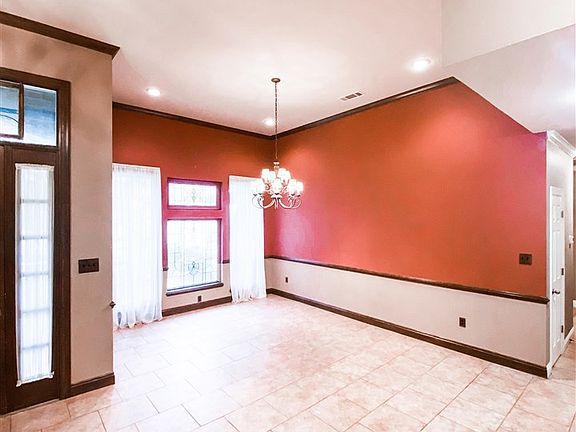 4th image of 3004 Jonathan St