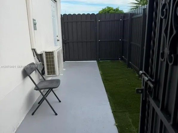 861 E 33rd St #1, Hialeah, FL 33013
