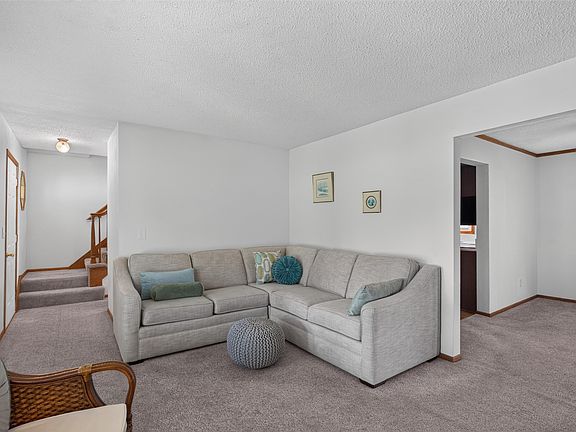 5th image of 2423 NE 88th St
