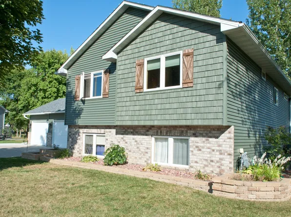 976 Lonsdale Ct NW, Lonsdale, MN 55046