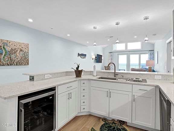 2nd image of 2504 N Lumina Avenue Ext #3B