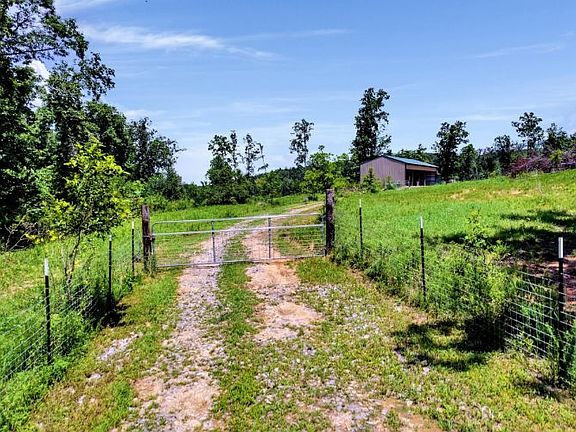 3rd image of 2310 County Road 587