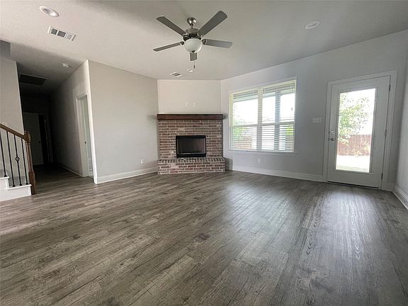 3rd image of 420 Paloma St