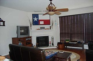 3rd image of 3728 Summersville Ln