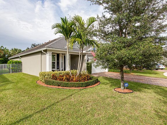 Home For Sale In Oak Haven