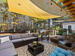 5 Gurney Pl, Rochester, MA 02770