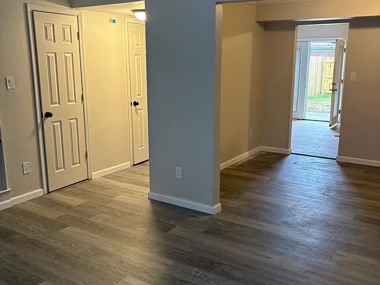 813 S Grosvenor Ct — Photo 11