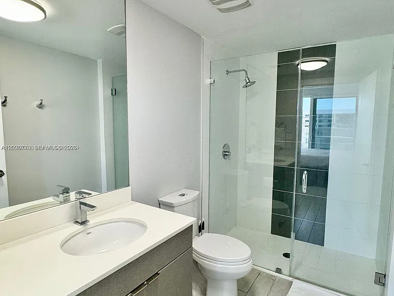 321 NE 26th St #706 — Photo 9