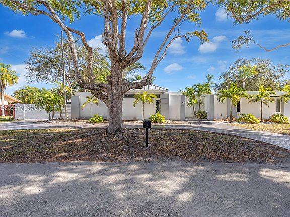 3rd image of 18555 SW 83rd Pl