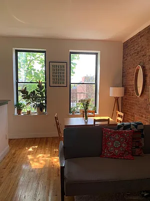 Rented by Pinn Realty | media 29