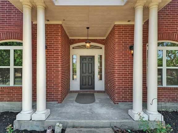 3rd image of 1217 Meadowild Dr