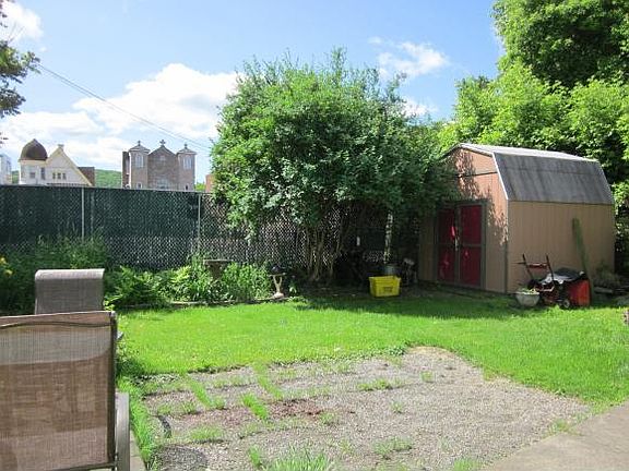 2nd image of 58 Pine St