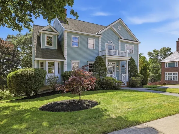 133 Fairmount St, Lowell, MA 01852