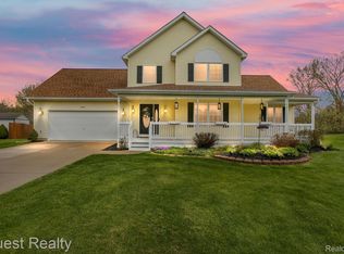 6443 Maple Leaf Ct, Grand Blanc, MI 48439