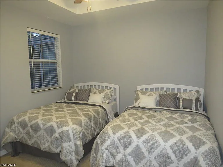 1305 Mariposa Cir #202 — Photo 19