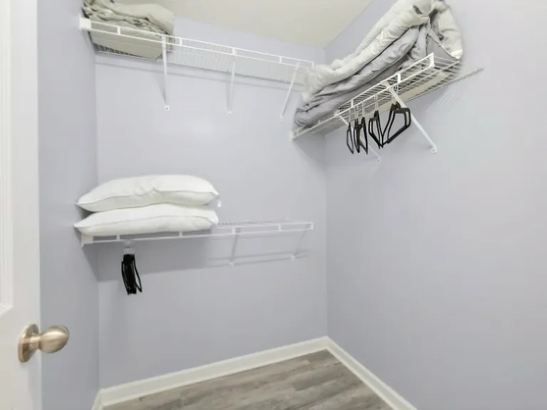 1011 Wolves Den Pl — Photo 28