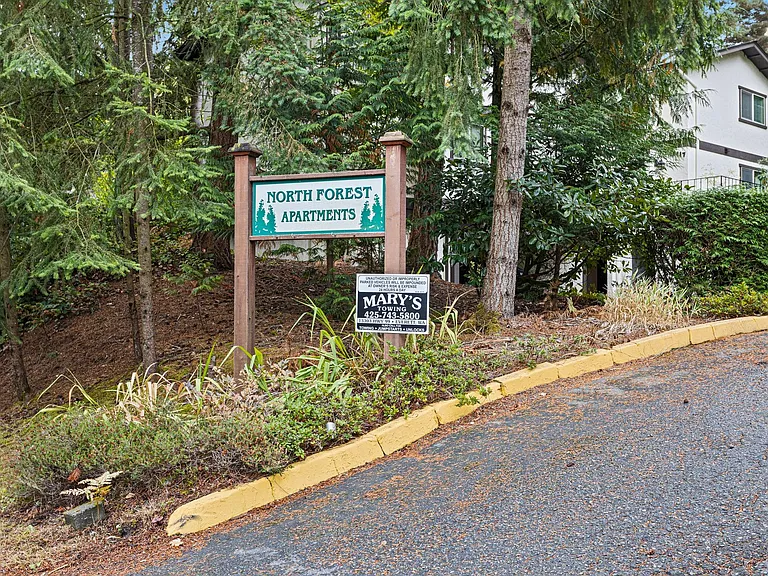 North Forest Apartments — Photo 3