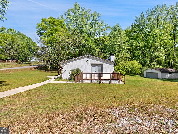 3rd image of 11 Swan Dr
