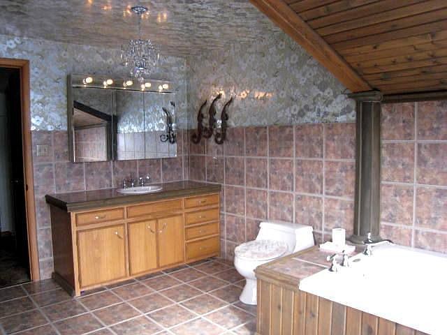 Upper bath