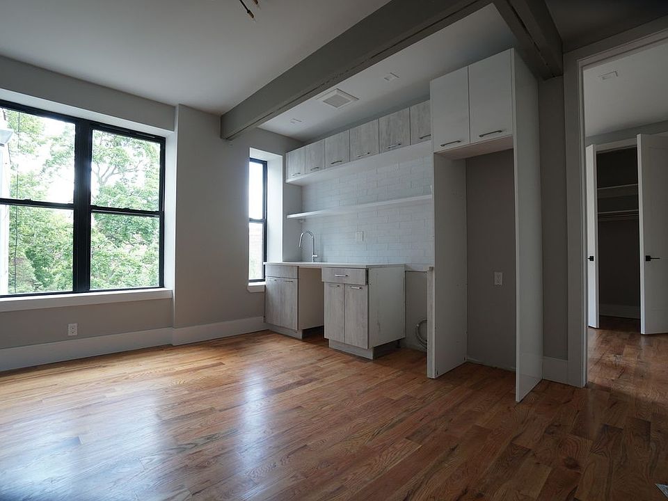 1st image of 245 Sullivan Pl #D6a