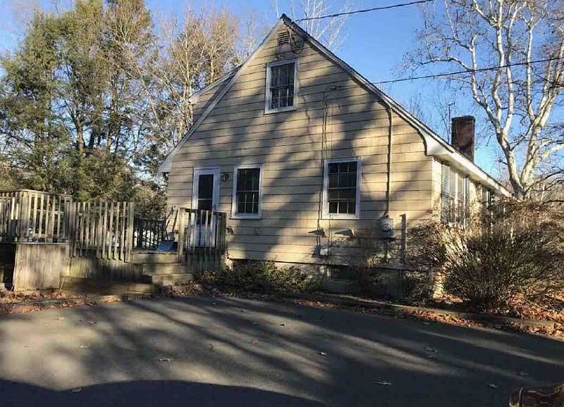 2nd image of 3 Cedar Ridge Rd