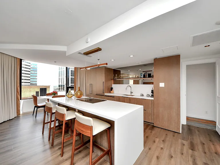 1300 Lamar St #S9 — Photo 11