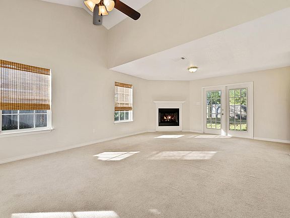 4th image of 2801 Villa Venezia Ct