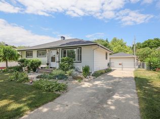 2816 Rosalind Ave, Racine, WI 53403