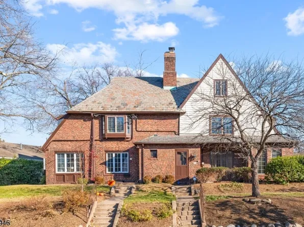 57 Pomander Walk, Ridgewood, NJ 07450