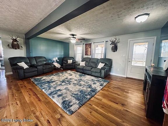 4th image of 341 Palomino Dr