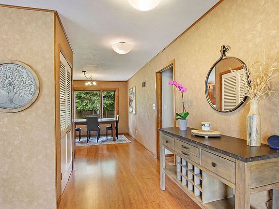 3rd image of 5515 81st St
