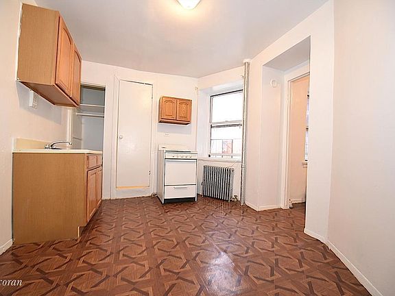 2nd image of 182 Franklin St APT 2E