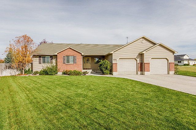 1st image of 10984 N 40th E