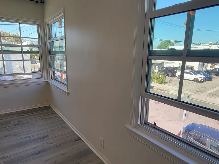 133 N Kings Rd #1/2 — Photo 26