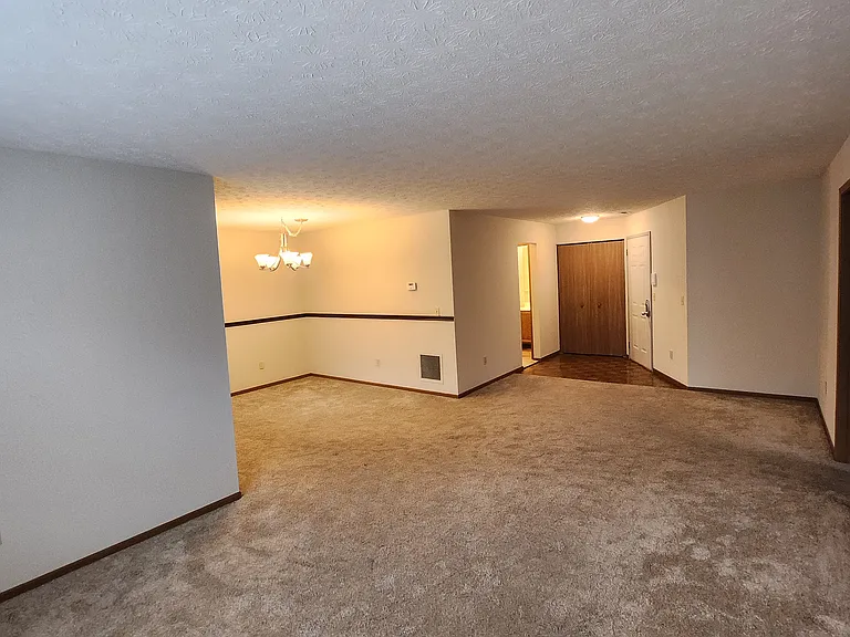 1154 Witt Rd — Photo 3
