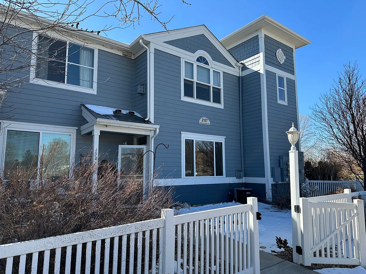 Building Photo - 2107 Grays Peak Dr #102