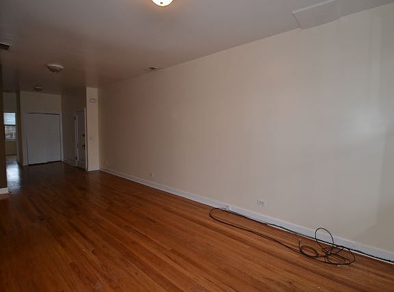5th image of 4655 N Lincoln Ave #2S