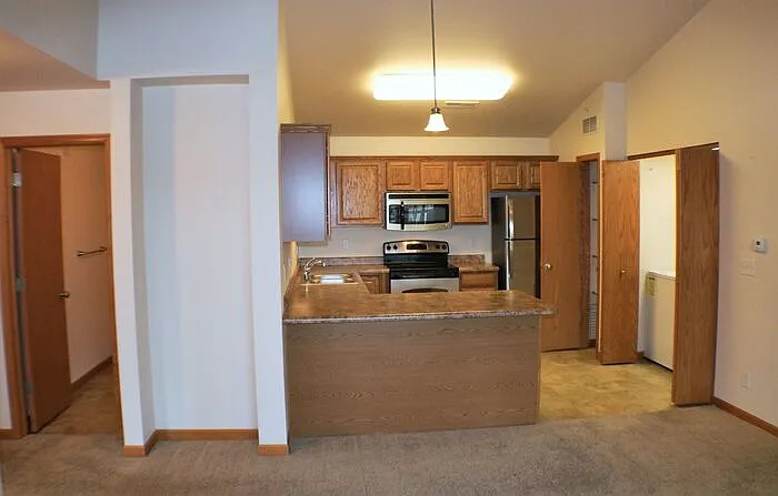 510 Pond View Dr #301 — Photo 6